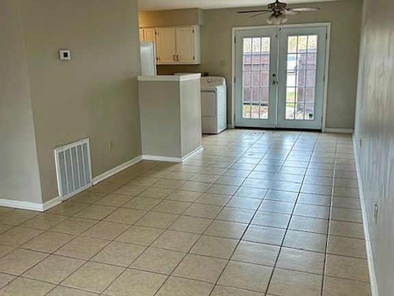 2nd image of 320 N Causeway Blvd APT 7