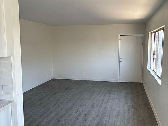 2nd image of 7321-2-6 N Variel Ave #2-07