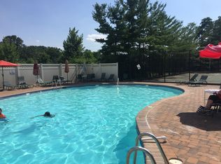 303 Wellington Pl, Aberdeen, NJ 07747