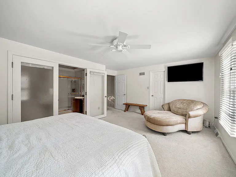 302 Kingsberry Cir — Photo 15