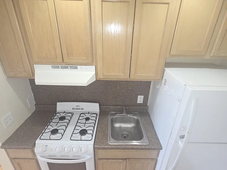 207 Broadway #406 — Photo 2