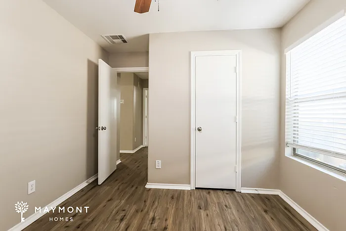 816 Lightningbug Ln — Photo 12