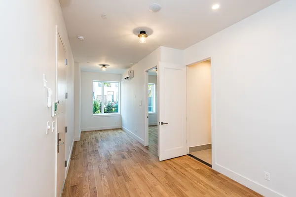 Rented by Nooklyn NYC LLC | media 51
