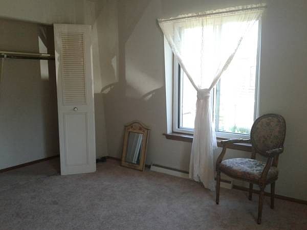 large bedroom 18x17