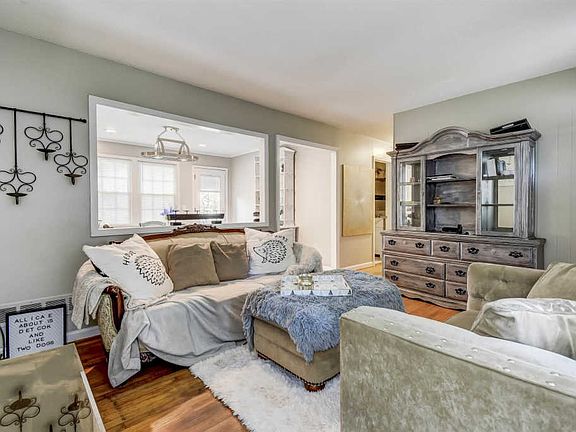 4th image of 4105 Lantana Dr