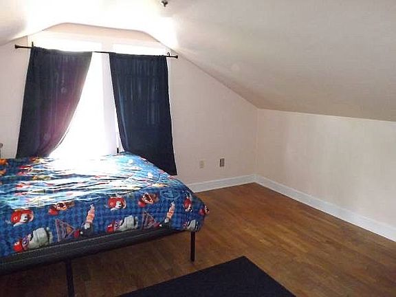 5th image of 410 S 18th Ave
