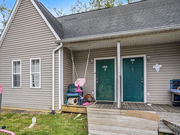 2nd image of 855 Meadowbrook Dr #A & B