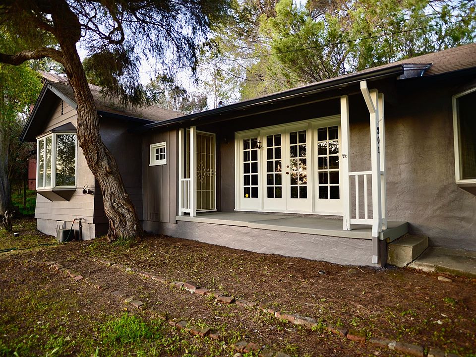 Front porch and entry