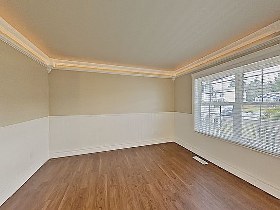 5th image of 16621 135th Ave E