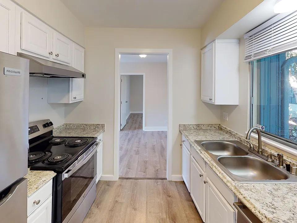 28606 25th Pl S
