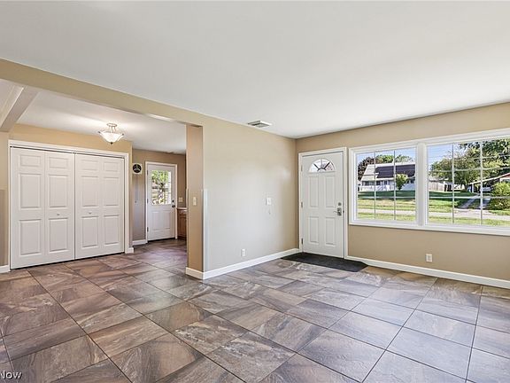 5th image of 2295 Bel Aire Ln