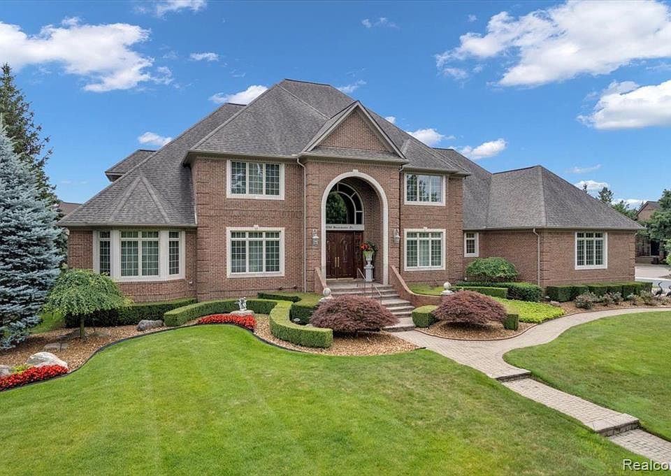 19793 Westchester Dr, Clinton Township, MI 48038 Zillow