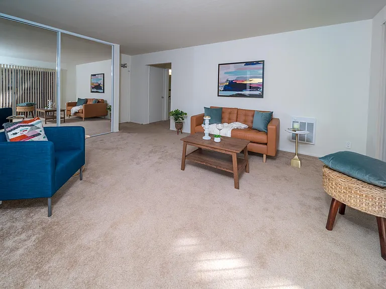 Jackson Lake Apartments — Photo 18