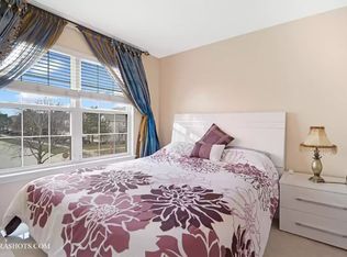 3124 Crystal Rock Rd, Naperville, IL 60564