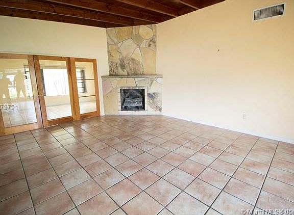 4th image of 9360 Jamaica Dr