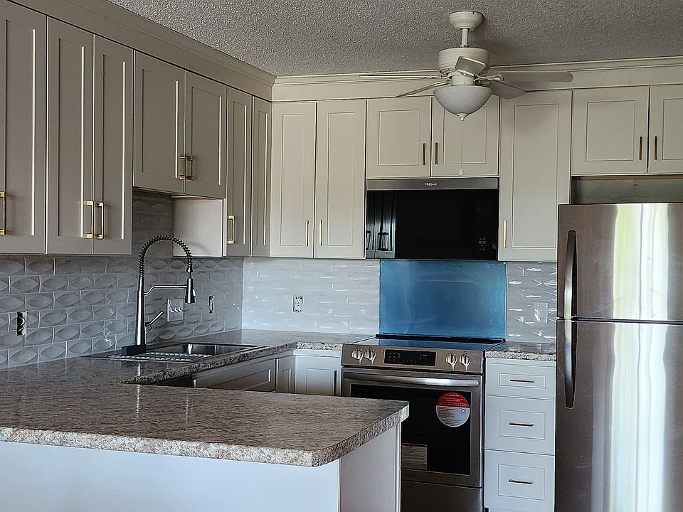 Newly remodeled kitchen all new appliances
