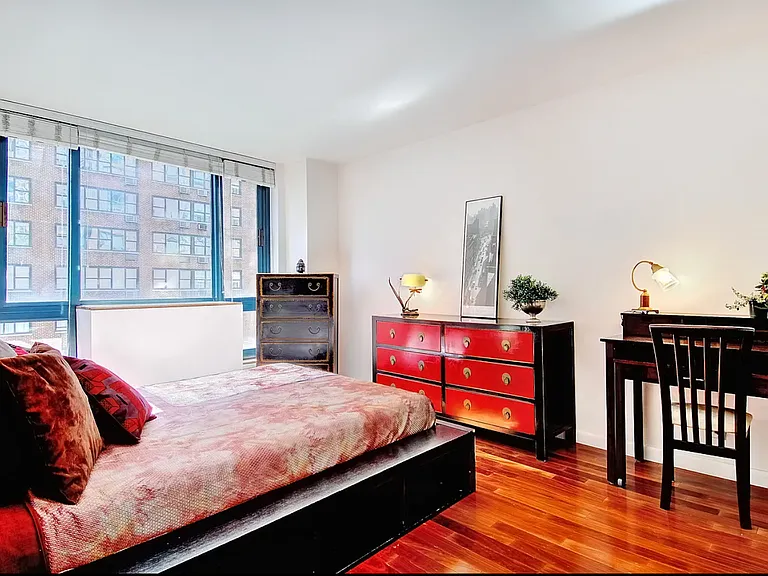 1 Irving Pl #V8B — Photo 7
