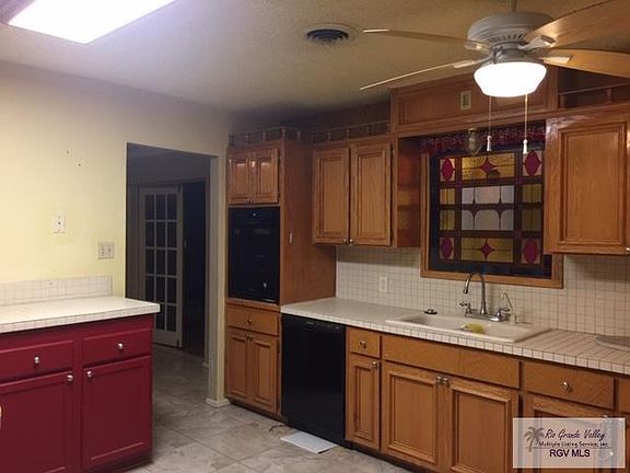 4th image of 1801 E Washington Ave