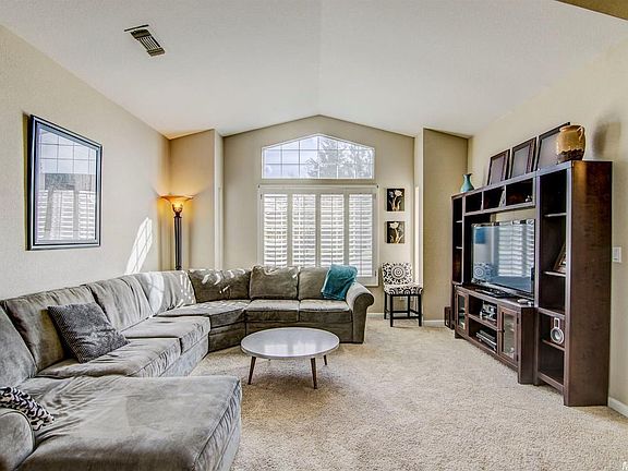 3rd image of 5900 Blackstone Dr