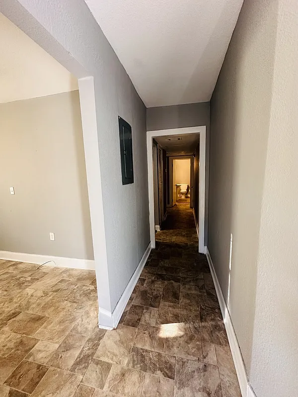 2 bed, 1.5 bath, 590 sqft, $895 — Photo 4