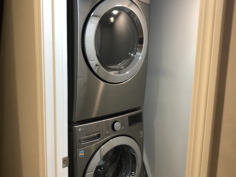 In apartment washer / dryer (no sharing)