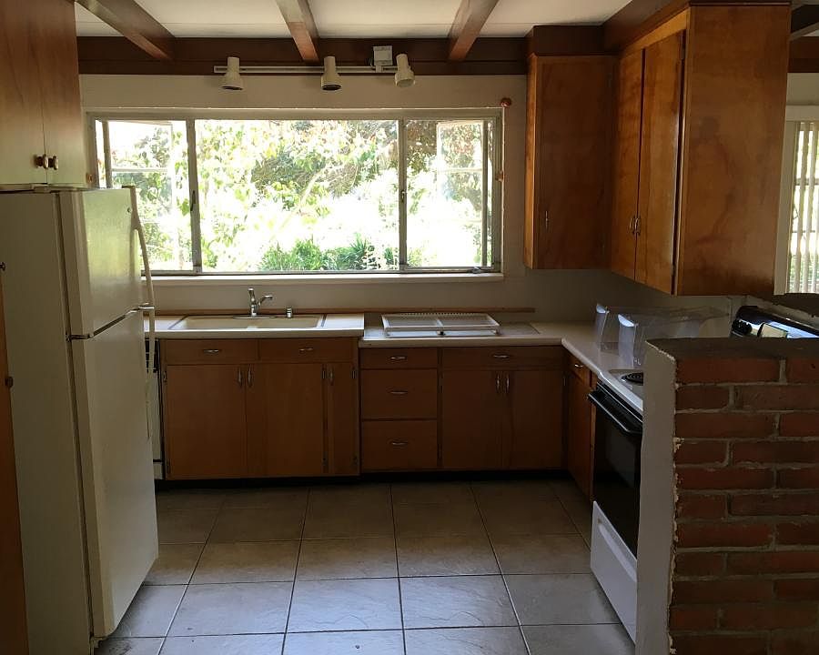 2nd image of 40635 De Luz Rd #A