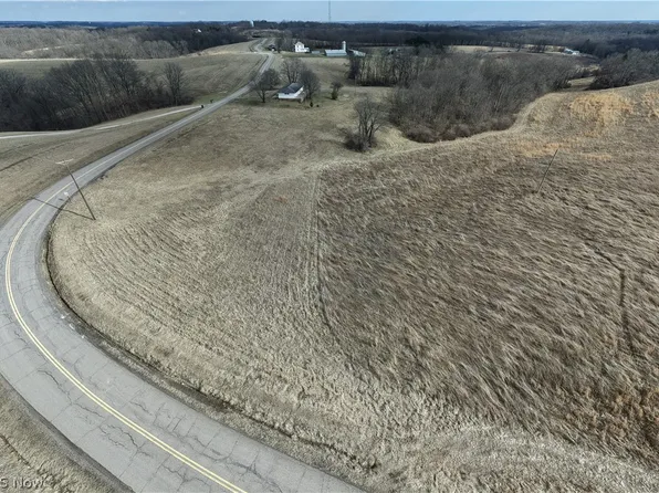 Pinecrest Dr, Zanesville, OH 43701