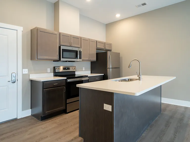 2-web-or-mls-3440-chicago-dr_12092024