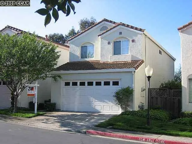 1092 Vista Pointe Cir photo 1