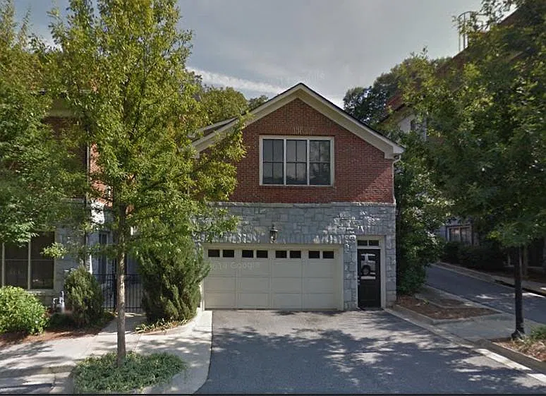 439 Sutherland Place NE — Photo 2