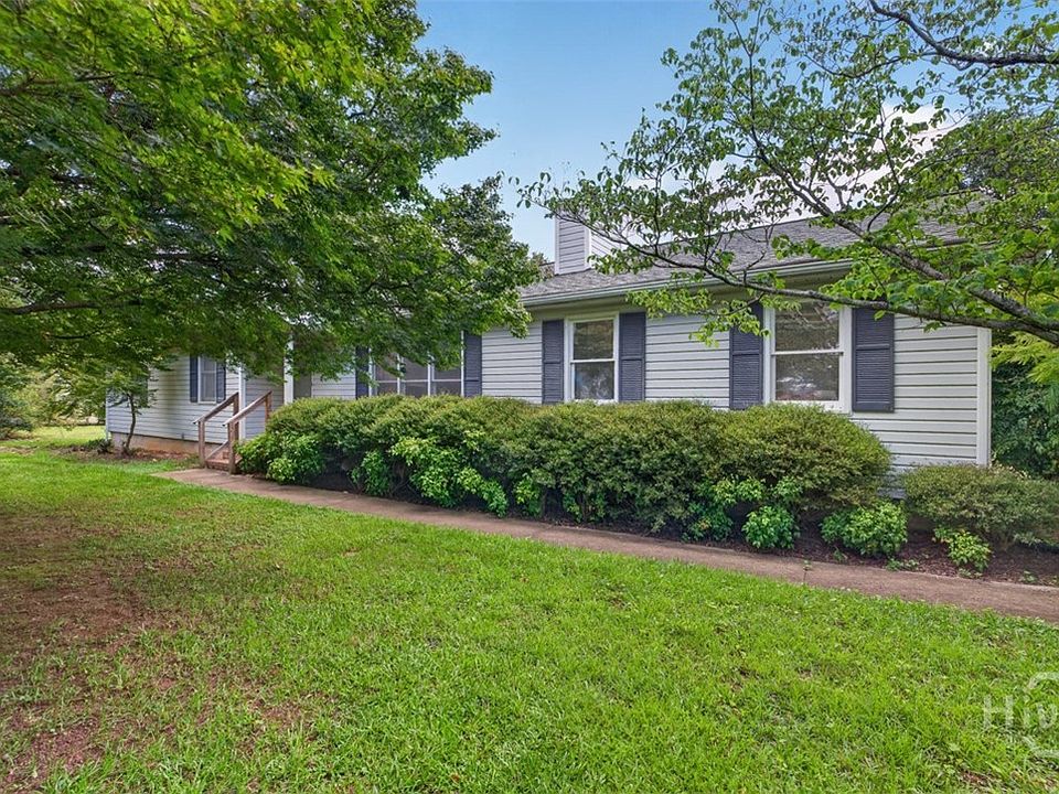 1st image of 152 Wellington Drive