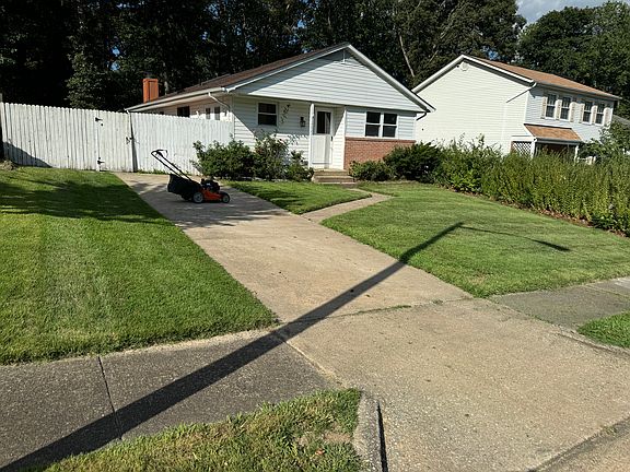2nd image of 12823 Greenhall Dr