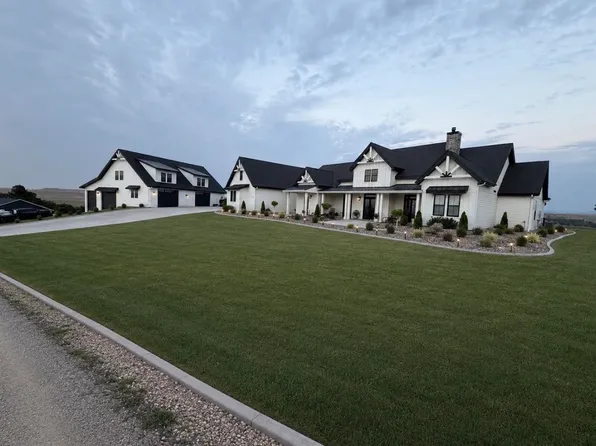11131 Wagon Box Dr, Belle Fourche, SD 57717