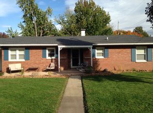 13 Country Gdns, Mattoon, IL 61938