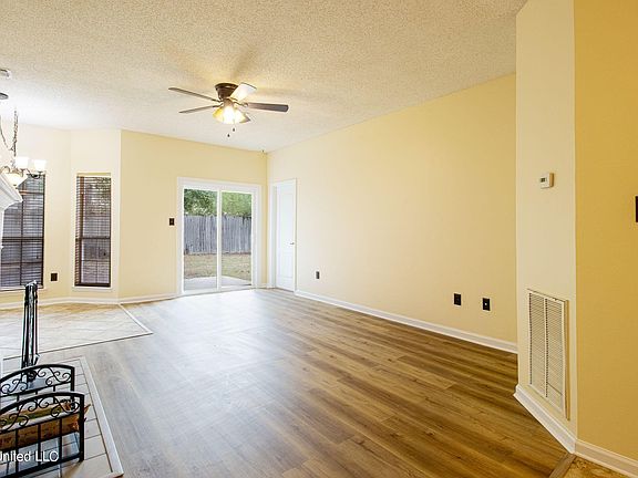 3rd image of 12158 Five Oaks Dr