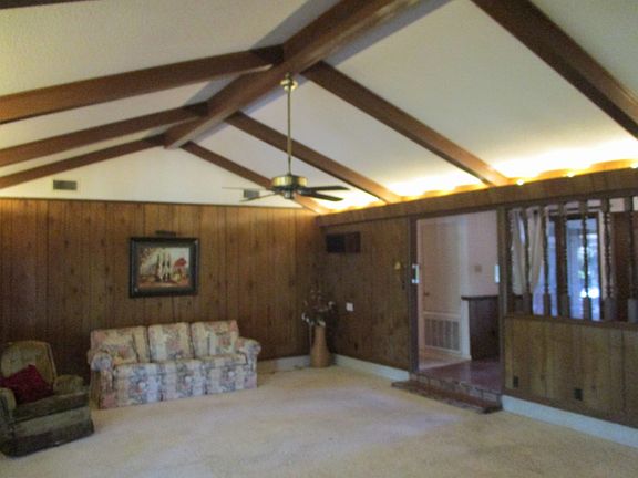 5th image of 1007 Henrietta Ln