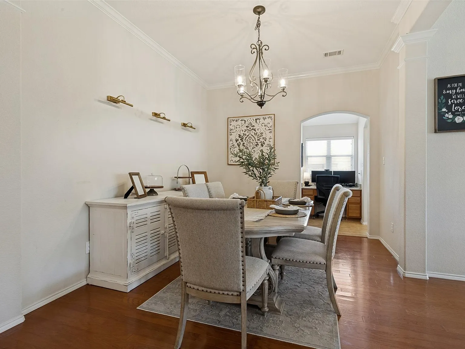 3 bed, 2.0 bath, 2127 sqft, $3,000 — Photo 4