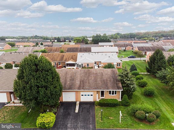 4th image of 151 Southern Oak Dr