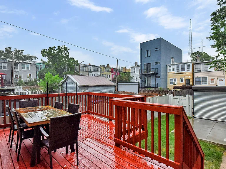 821 Madison St NW — Photo 38