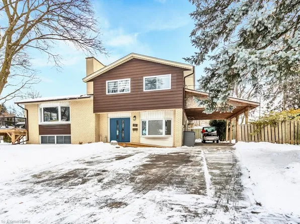 11 Hickson Dr, Kitchener, ON N2B 2H4