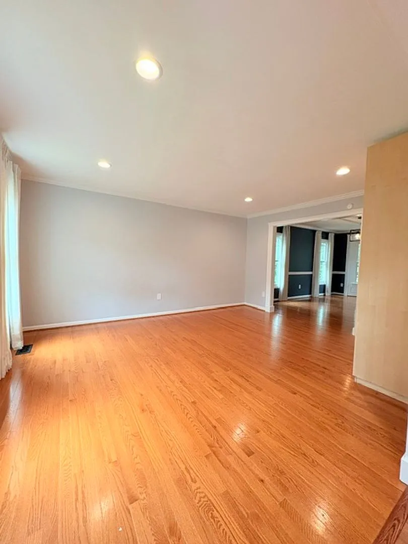 18514 Gingerbread Lane — Photo 4
