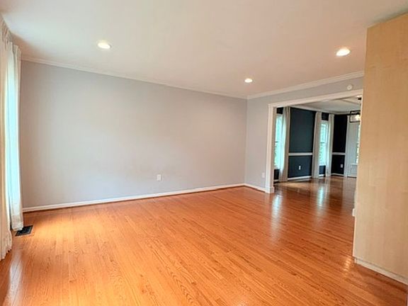 4th image of 18514 Gingerbread Ln