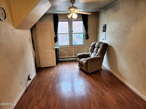 5th image of 104 Blanche St