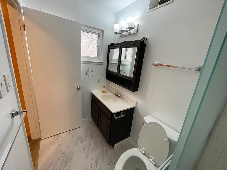 3420 Fleetwood Dr — Photo 11