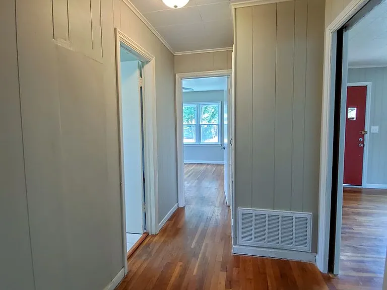 118 W Franklin St — Photo 15