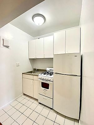 3rd image of 417 E 81st St APT 4B