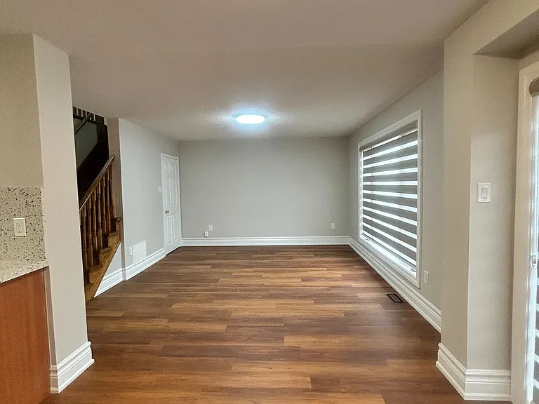 56 Coyote Cres #MAIN — Photo 7