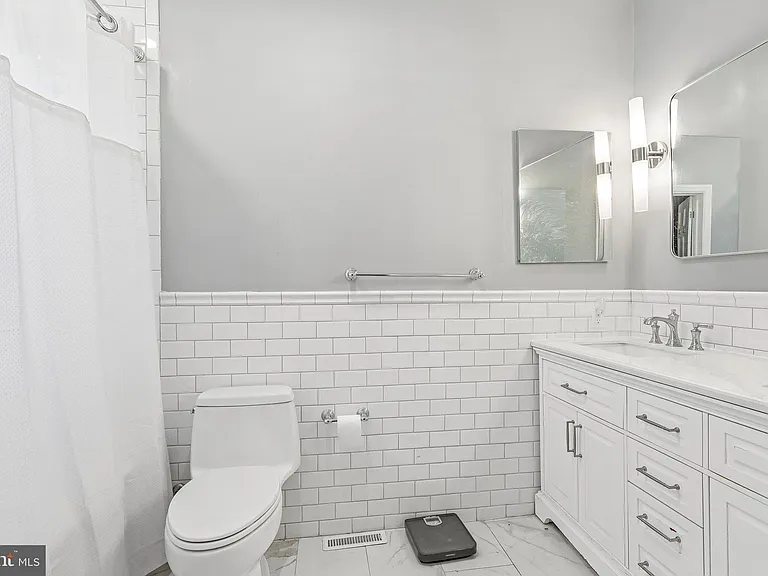 2167 Brunswick Ave — Photo 29