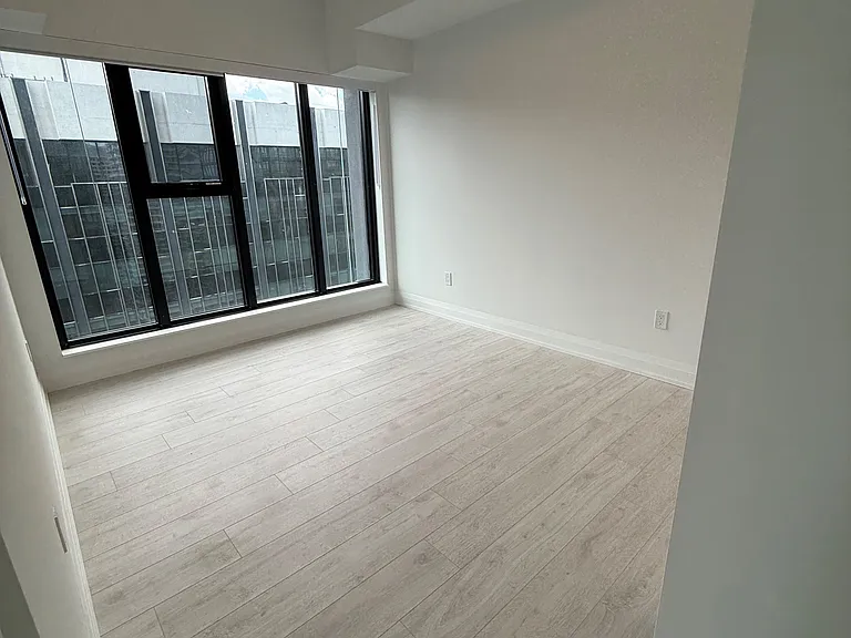 20 Soudan Ave #1907 — Photo 12