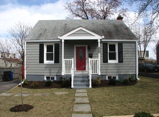 2441 S Lincoln St, Arlington, VA 22206
